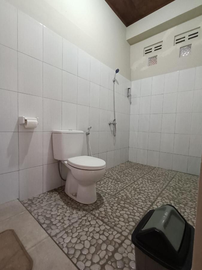 Made Oka Budget Room 姆杜克 外观 照片