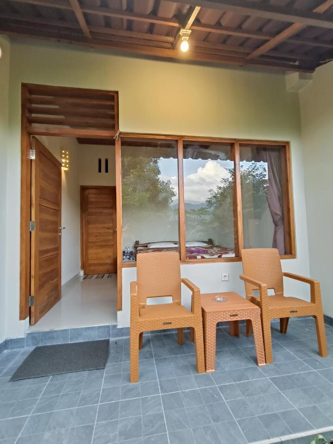 Made Oka Budget Room 姆杜克 外观 照片